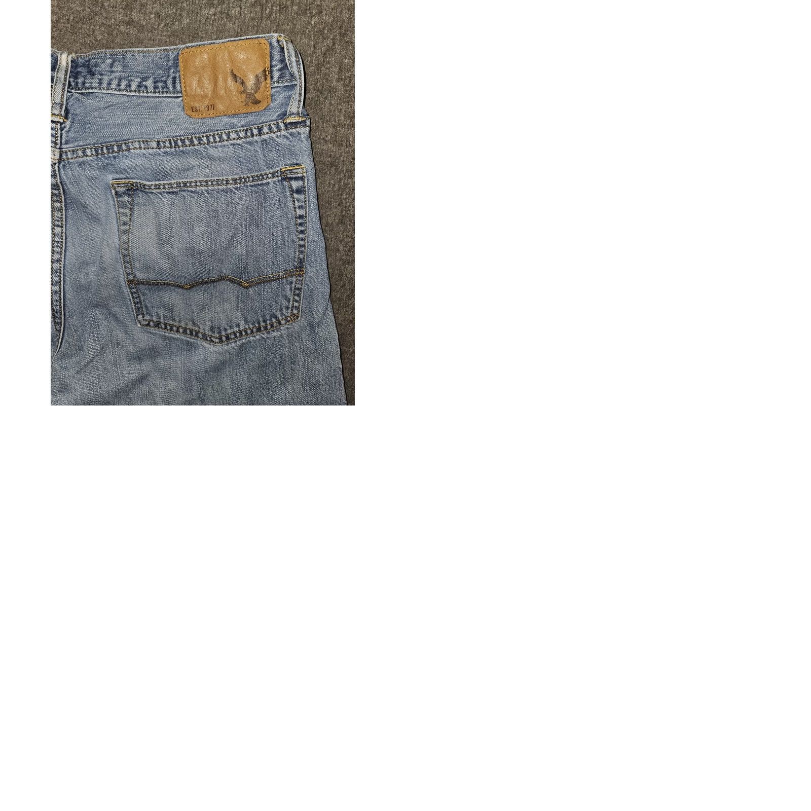American Eagle Outfitters American Eagle Outfitters Relaxed Straight Jeans Mens 32x34 Light Wash Denim Blue 5-Pocket Size US 32 / EU 48 - 9 Thumbnail