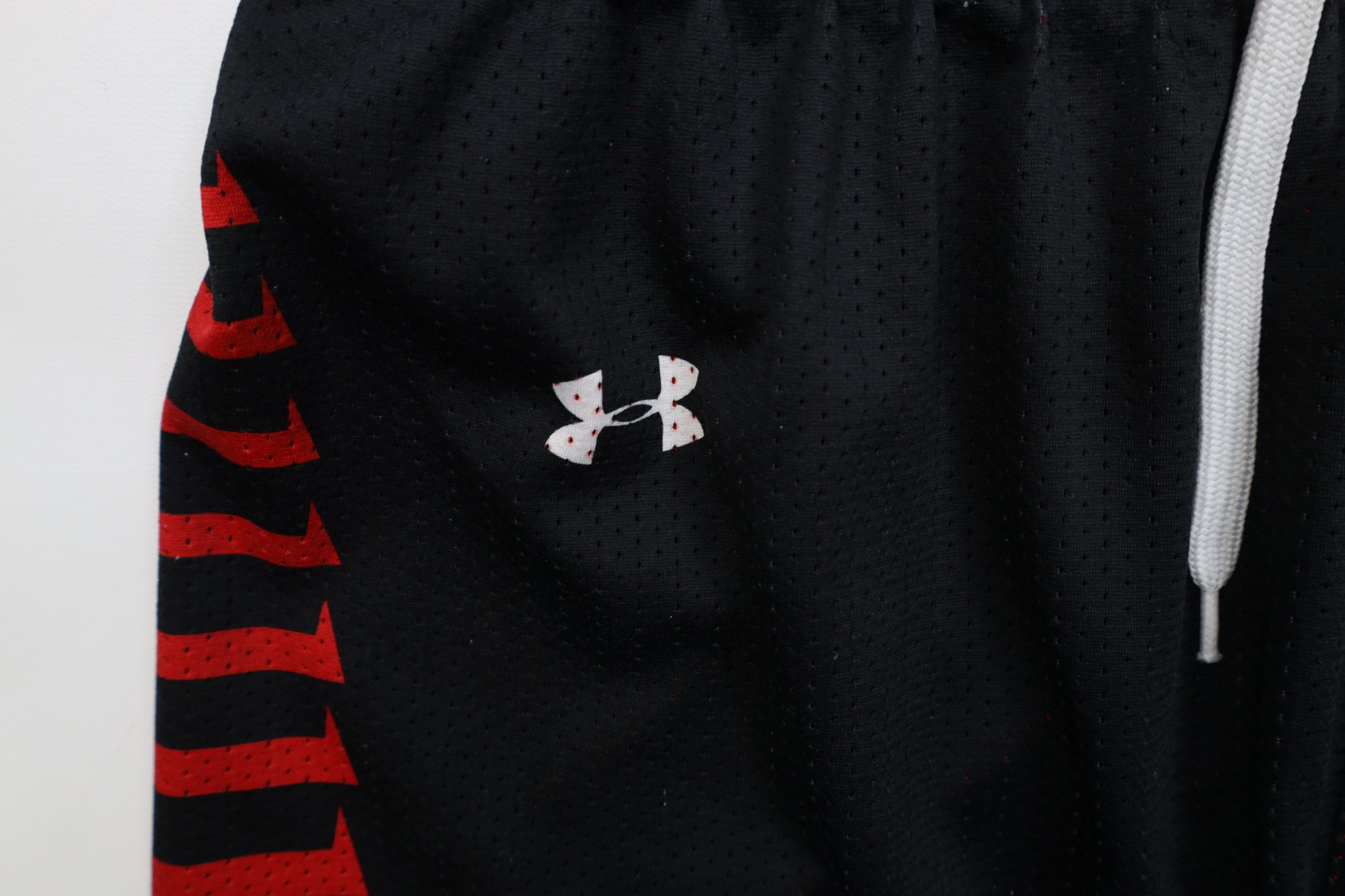 Under Armour Under Armour Game University of Cincinnati Basketball Shorts Size US 36 / EU 52 - 6 Thumbnail