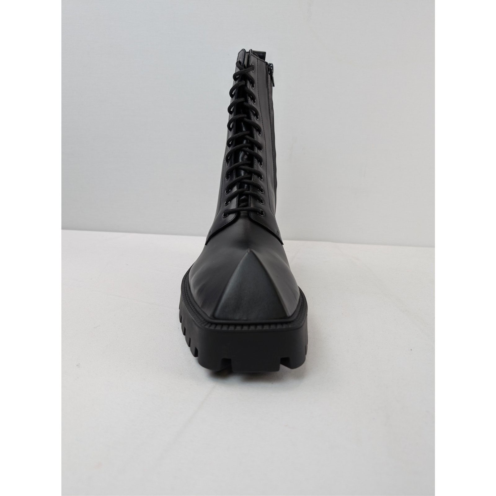 Balenciaga o1rshd1 Rhino Boots Lace-Up in Black Size US 11 / EU 44 - 14 Thumbnail