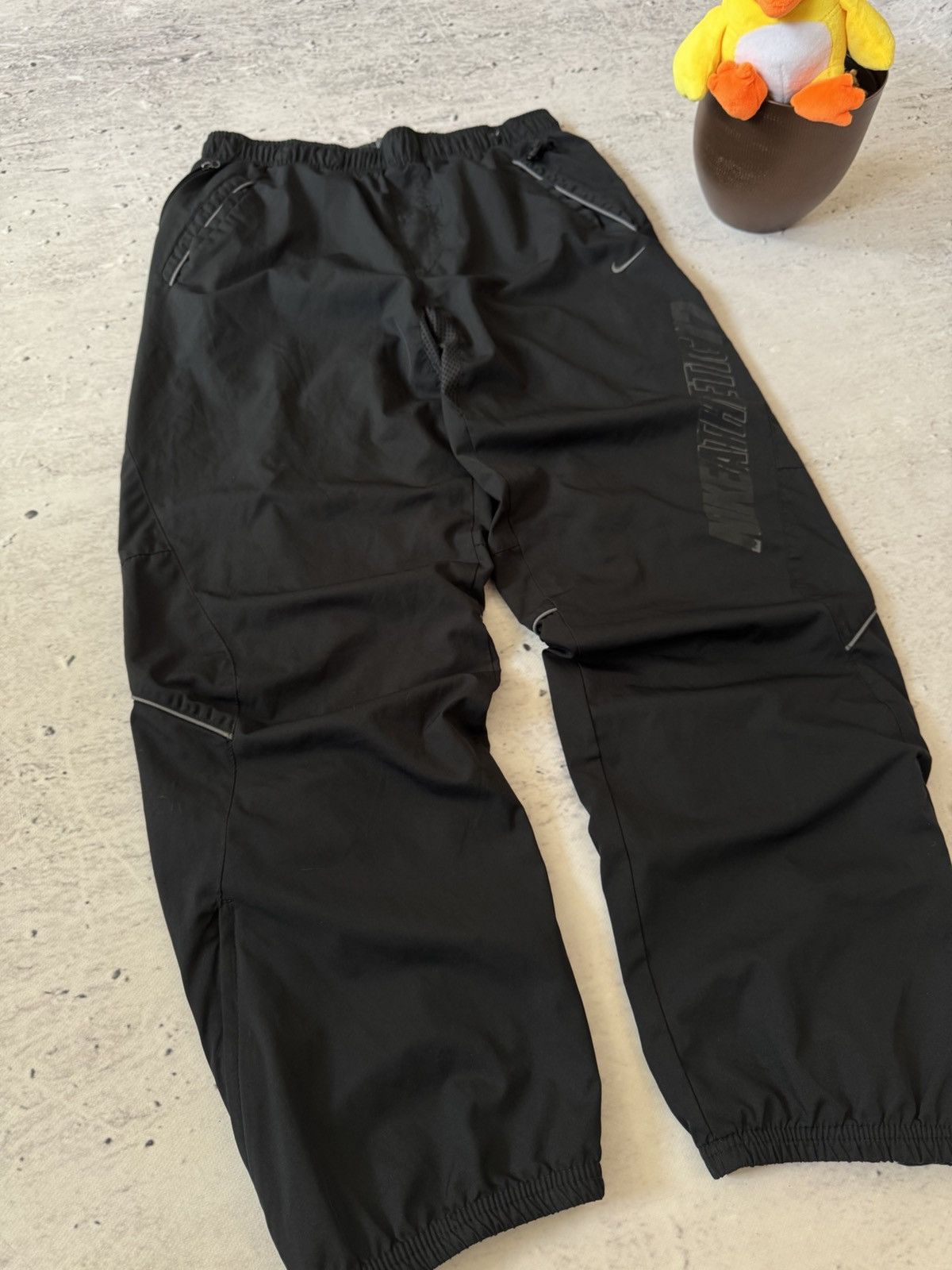 Nike × Vintage NIKE NYLON VINTAGE Y2K OVERSIZE BAGGY FIT PANTS SWEATPANTS Size US 32 / EU 48 - 2 Thumbnail