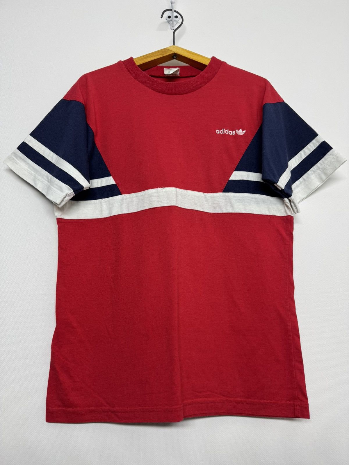 Adidas Vintage Adidas Logo T-Shirt 90’s Size US S / EU 44-46 / 1 - 7 Thumbnail