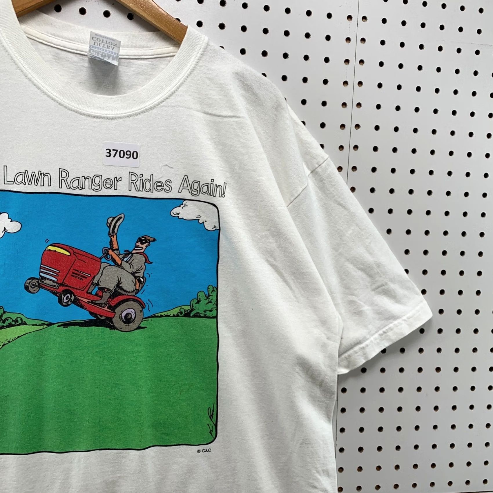 Gildan VINTAGE Lawnmower Funny Shirt Mens XL White John Deere Lawn Mower Size US XL / EU 56 / 4 - 6 Thumbnail