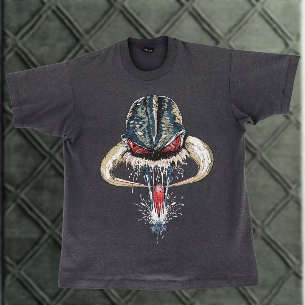 Vintage SPAWN VIOLATOR SHIRT McFARLANE VTG 90S IMAGE COMIC XL Gray S/S Glow in the Dark Mens T-Shirt Size US XL / EU 56 / 4 - 1 Thumbnail