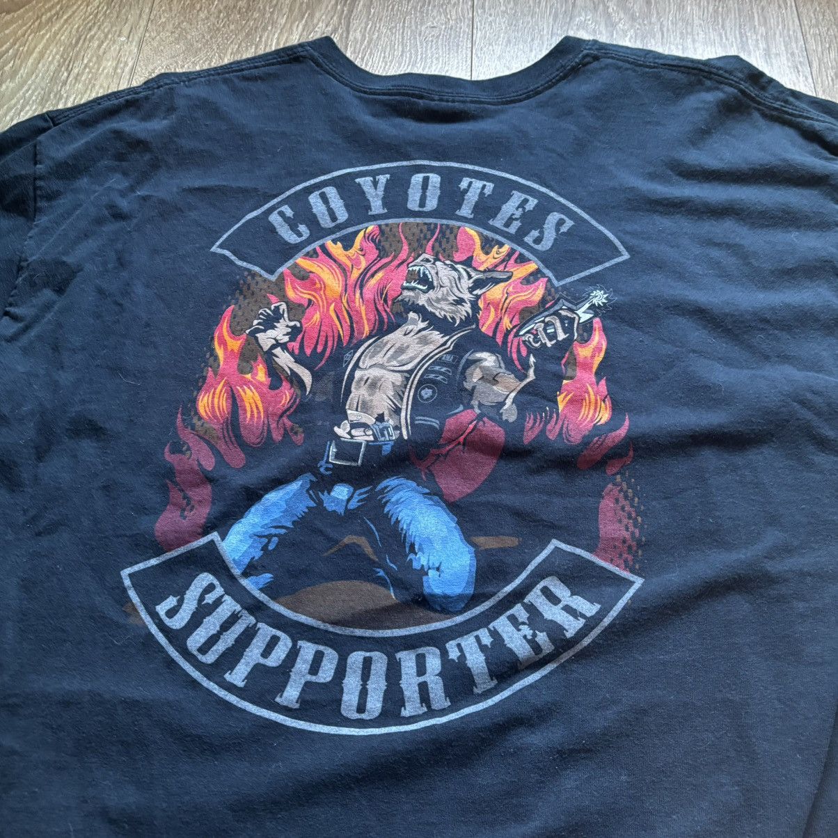 Gildan Y2K 2000s Coyotes Supporter Biker Tee Graphic T Shirt Size US M / EU 48-50 / 2 - 1 Thumbnail