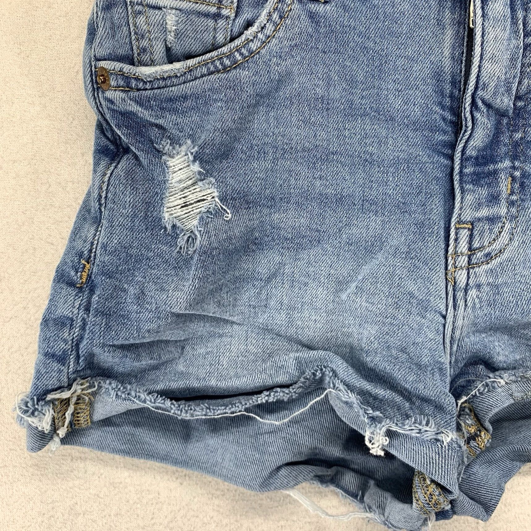 H&M VINTAGE H&M Women's Denim Shorts Cut-Off High Rise 5-Pocket Blue Raw Hem Casual Size 26" / US 2 / IT 38 - 5 Thumbnail