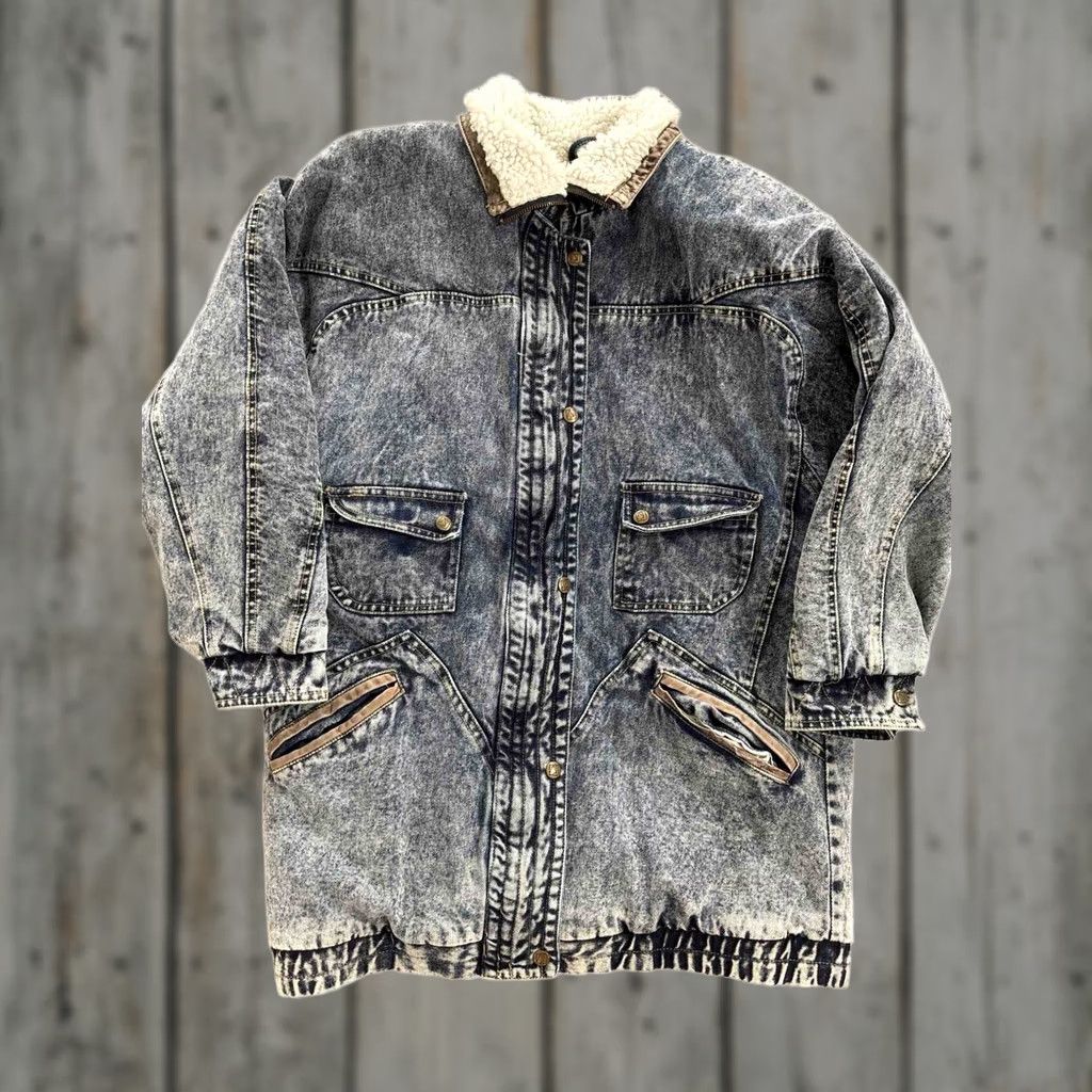 Denime VINTAGE 80s Acid Wash Long Denim Jean Sherpa Jacket Womens Medium Andy Johns Vtg Denim Sherpa Lined 30" Long 20" Pit to Pit Womens Size 32" / US 10 / IT 46 - 1 Thumbnail