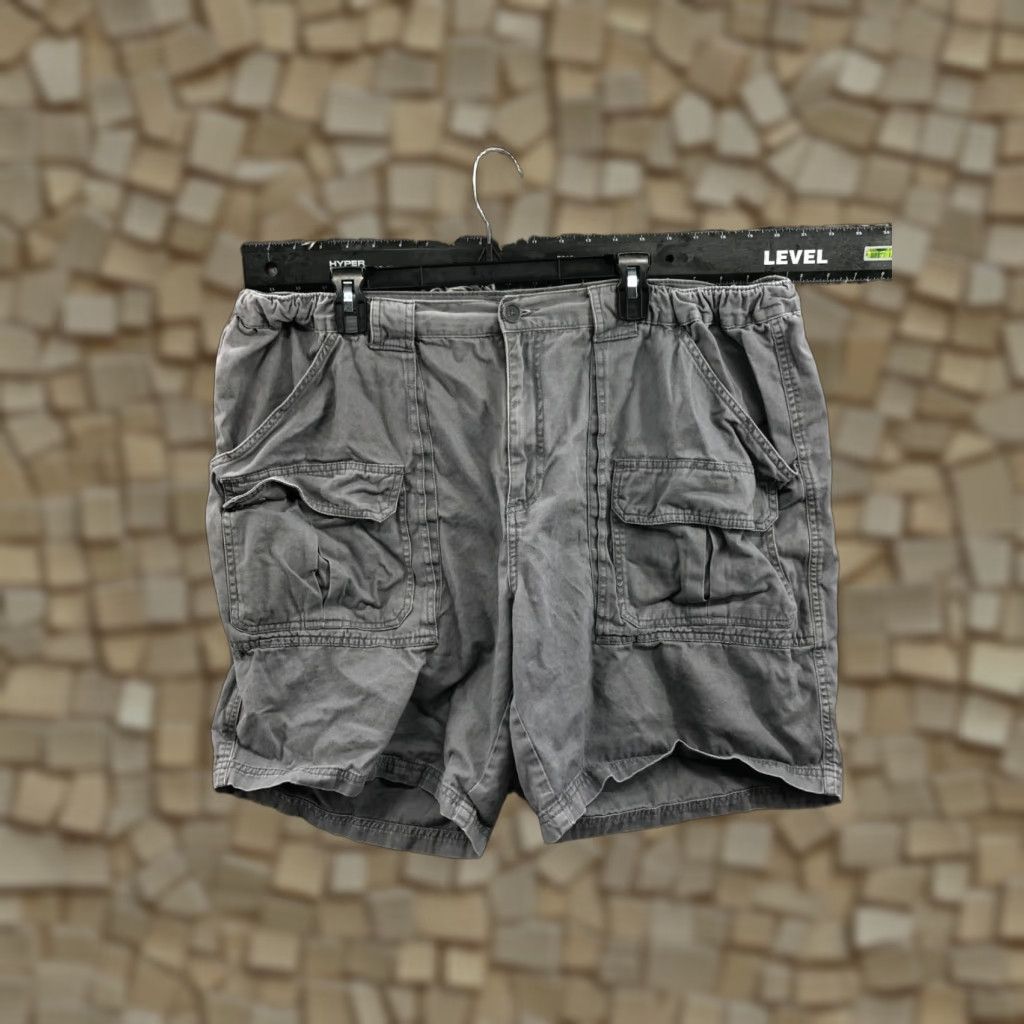 Croft & Barrow Croft & Barrow Cargo Shorts Mens 46 Mid Rise Gray Cargo Shorts 46 Mens Gray Five Pocket Design Rectangular Logo Cotton Blend Knit's Medium Wash Size US 30 / EU 46 - 1 Thumbnail