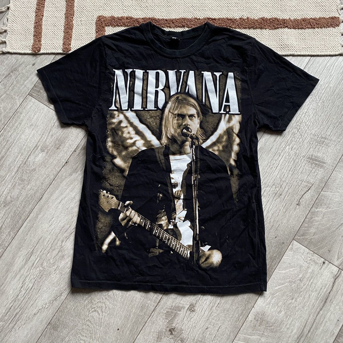 Band Tees VINTAGE NIRVANA ROCK BAND BIG PRINT KIRT COBAIN T SHIRT Size US M / EU 48-50 / 2 - 1 Thumbnail