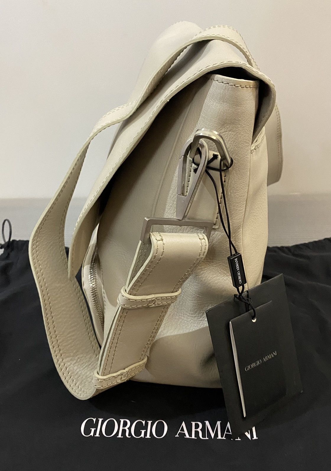Giorgio Armani Giorgio Armani 🇮🇹 cement calf carry all travel bag unisex NEW Size ONE SIZE - 7 Thumbnail