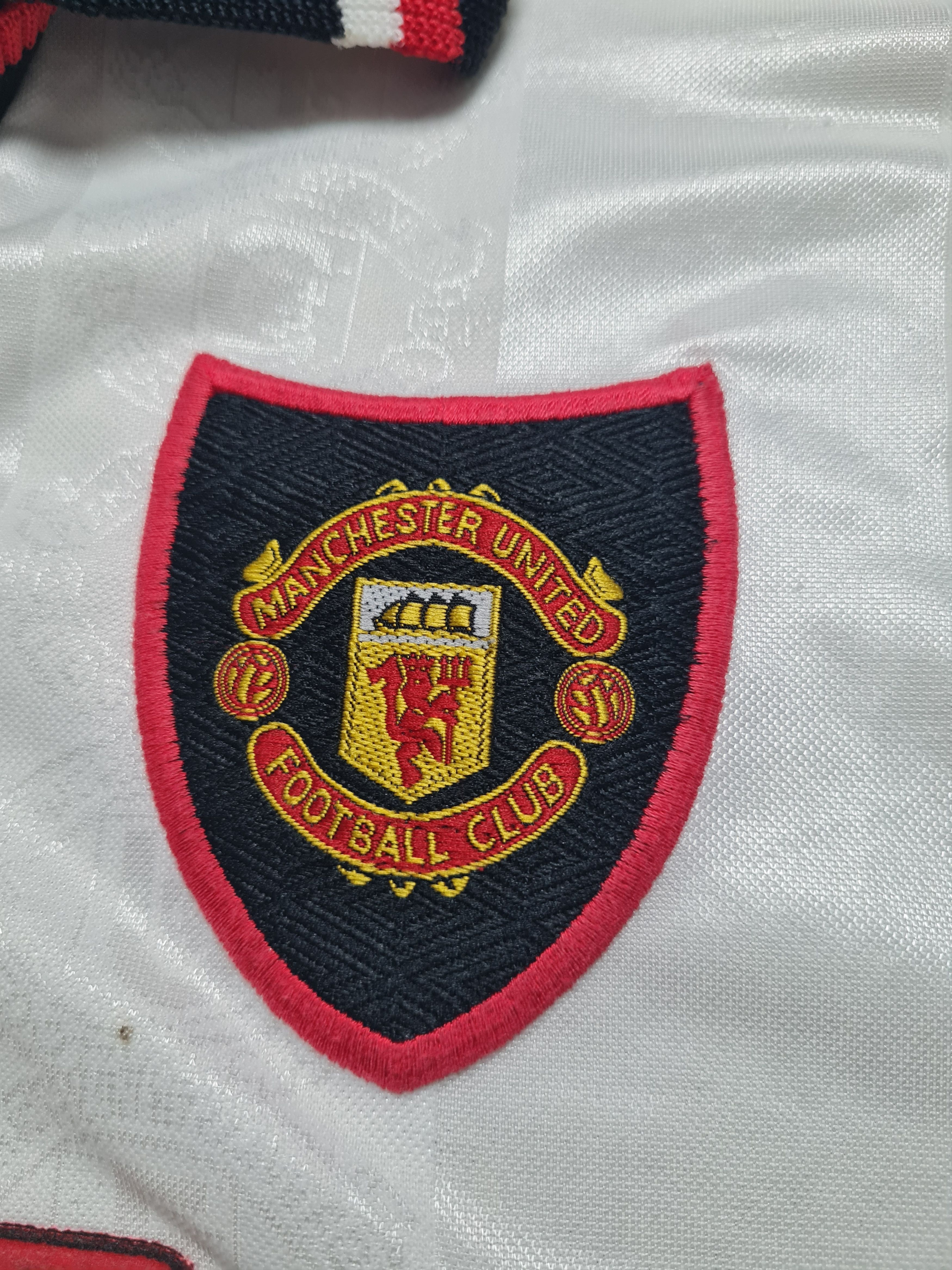 Umbro Manchester United Away Football Shirt 1997 – 1999 Size US S / EU 44-46 / 1 - 16 Thumbnail