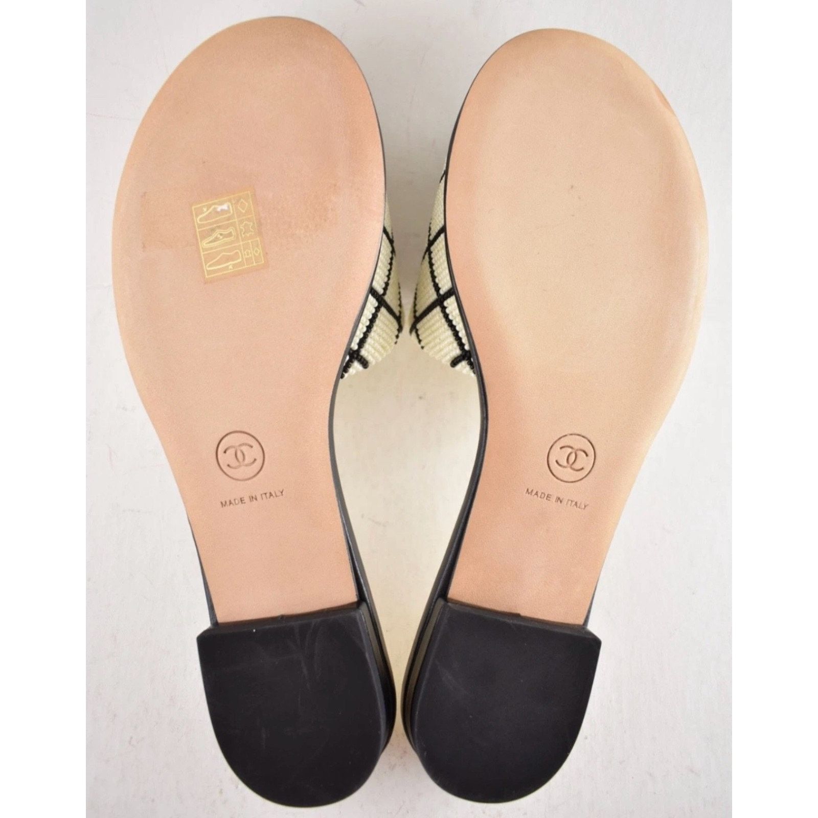 Chanel Chanel 20P Black White Pearl Embroidery CC Logo Slide Slip Size US 5 / IT 35 - 18 Thumbnail