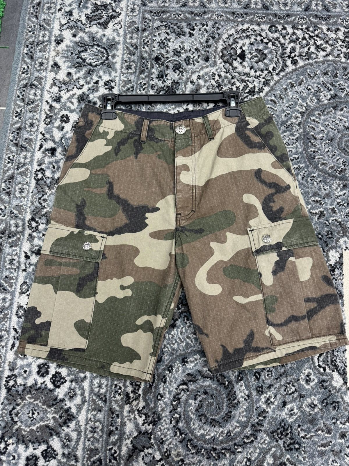 Chrome Hearts Chrome hearts Camo cargo shorts with patch Size US 31 - 5 Thumbnail