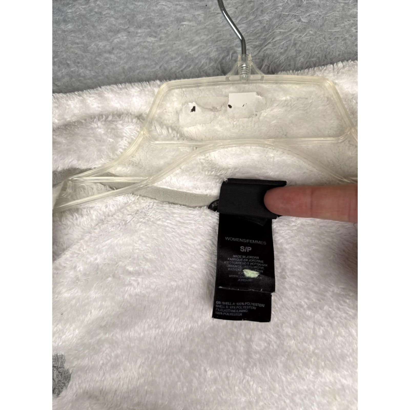 The North Face The North Face Jacket Womens Small White Fleece Full Zip Pockets Outdoor Hiking – Shirt/Outerwear (S) Womens White Pockets Full Zip Seasonal Outdoor Size S / US 4 / IT 40 - 4 Thumbnail