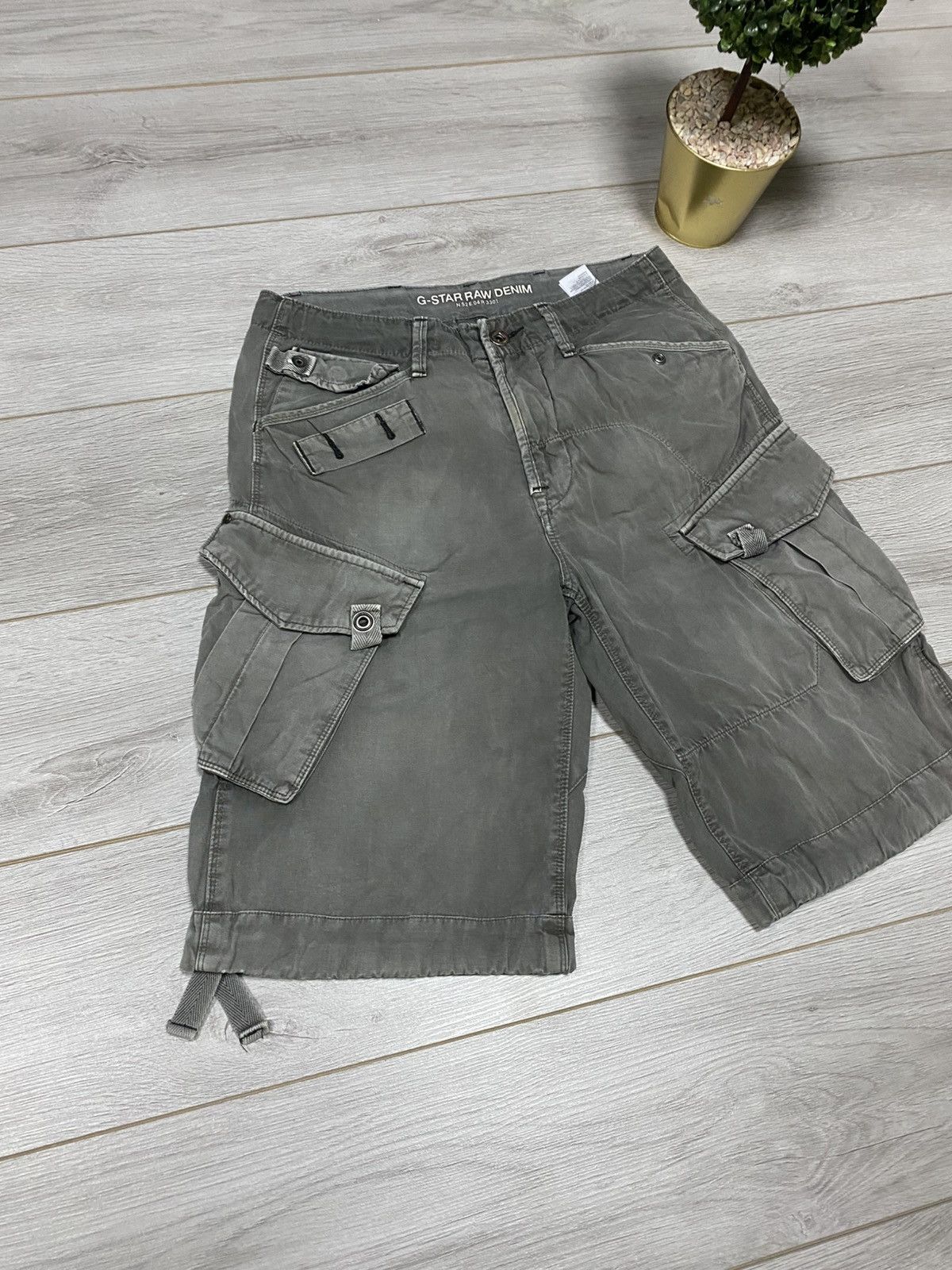 G-Star G star raw vintage big logo cargo shorts faded Size US 32 / EU 48 - 6 Thumbnail