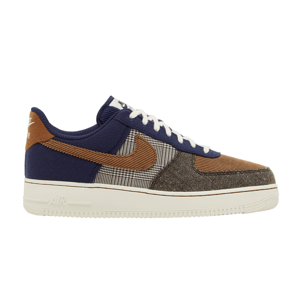image of Nike Air Force 1 07 Premium Tweed Corduroy Shoes in Brown, Men's (Size 6)
