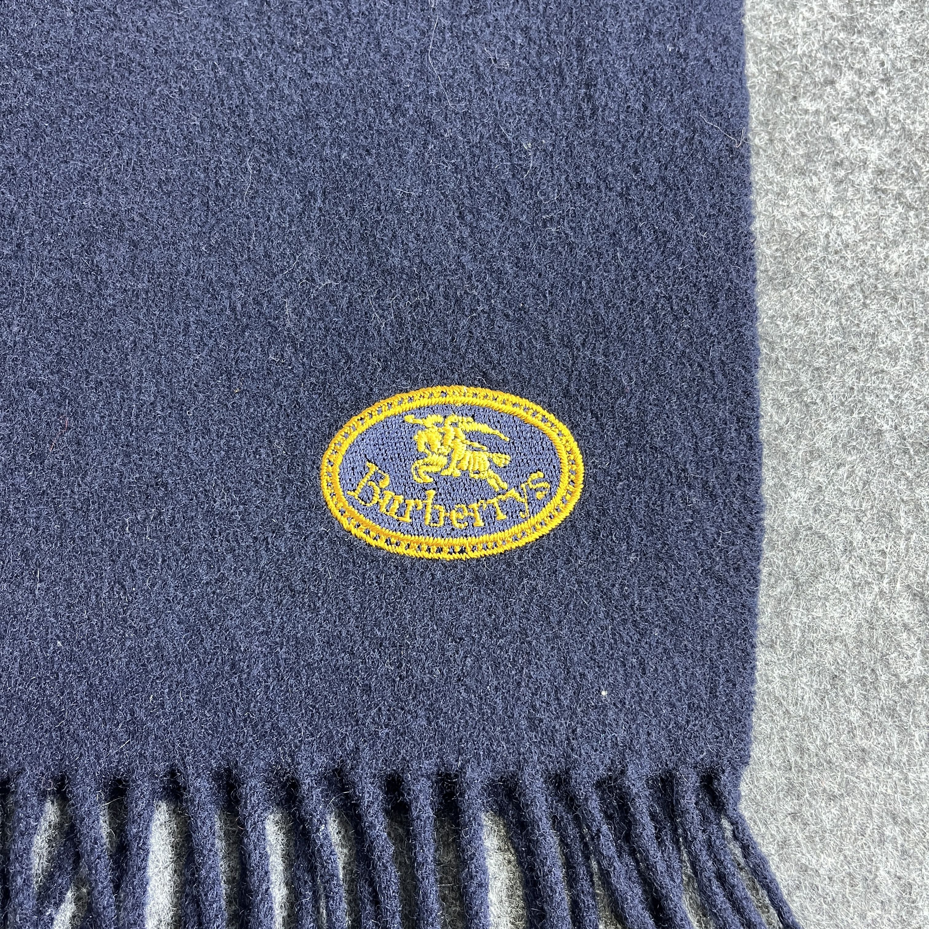 Burberry Burberrys Scarf / Muffler / Neckwear T1514 Size ONE SIZE - 6 Thumbnail