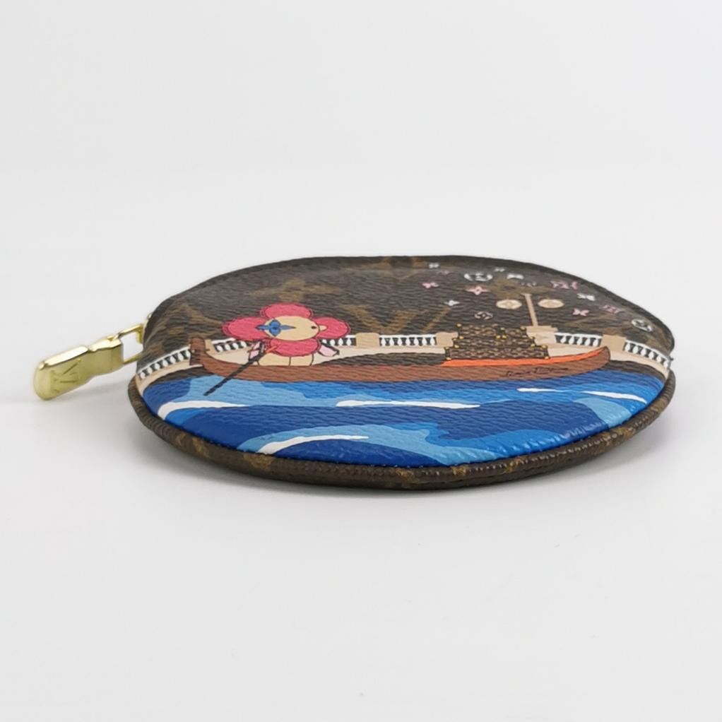 Louis Vuitton Louis Vuitton (LV) Christmas Limited Edition Monogram Logo Size ONE SIZE - 3 Thumbnail