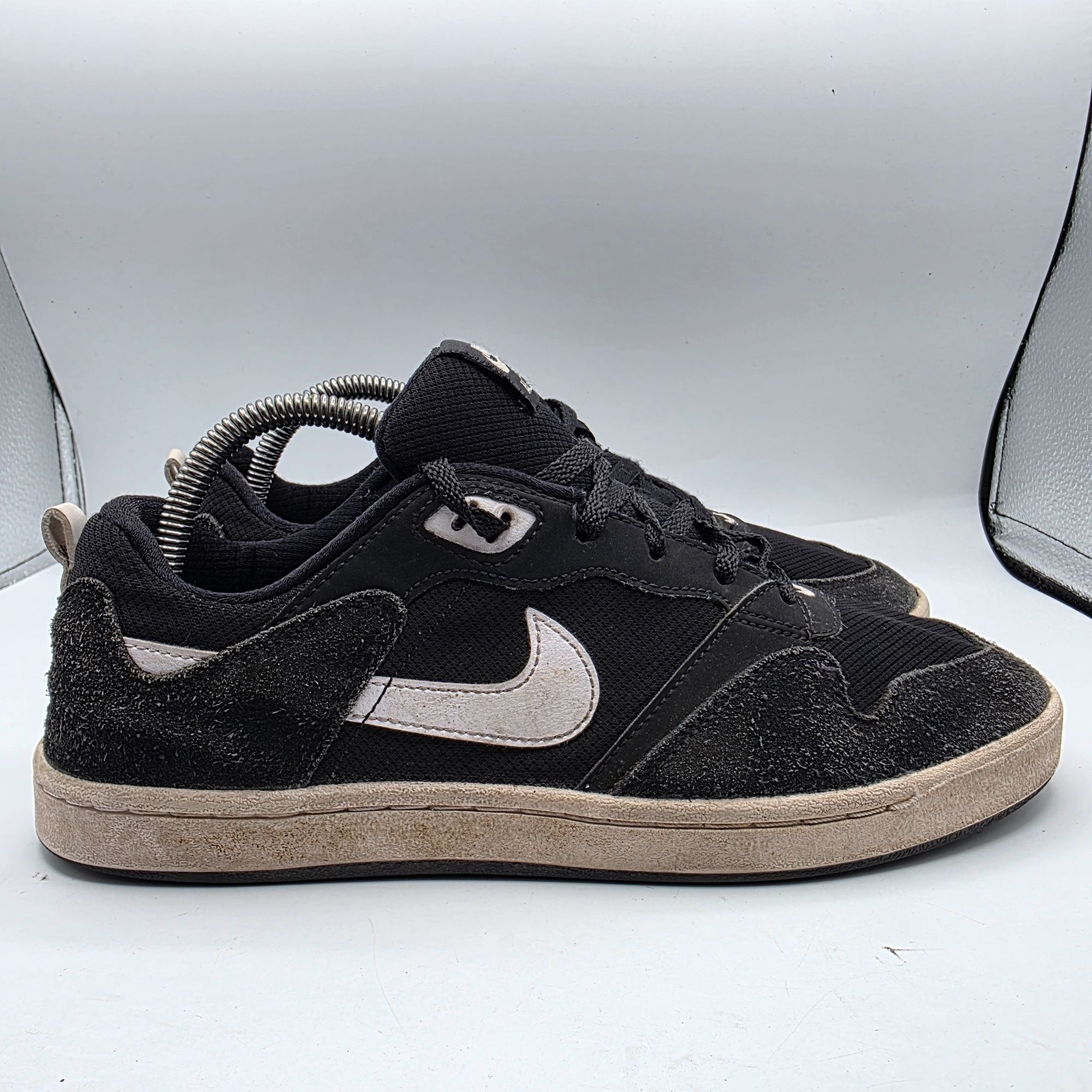 Nike Nike SB Alleyoop Mens Size 9 Black White Athletic Shoes Runn Size US 9 / EU 42 - 12 Thumbnail