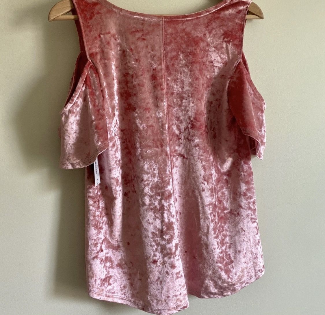 Other PINK BAROQUE VELVET ROSE COLD SHOULDER TOP Size S / US 4 / IT 40 - 6 Thumbnail