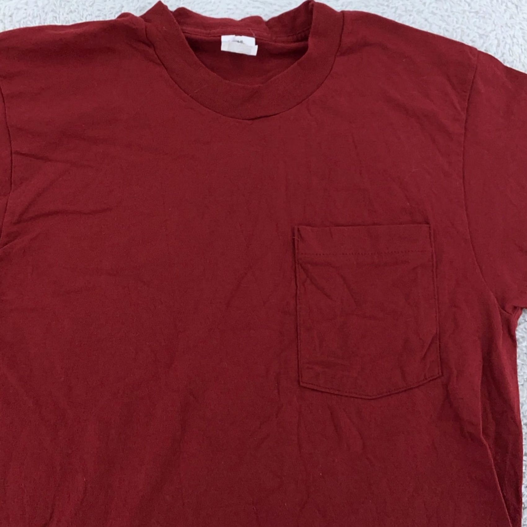 Fruit Of The Loom VINTAGE Fruit of the Loom Shirt Mens S Burgundy 90s Pocket Crew Neck Cotton T-Shirt Size US S / EU 44-46 / 1 - 2 Thumbnail