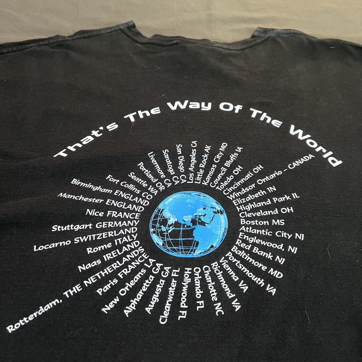Band Tees Vintage Y2K Earth, Wind & Fire Promo Tour Tee 2XL R&B Size US XXL / EU 58 / 5 - 6 Thumbnail