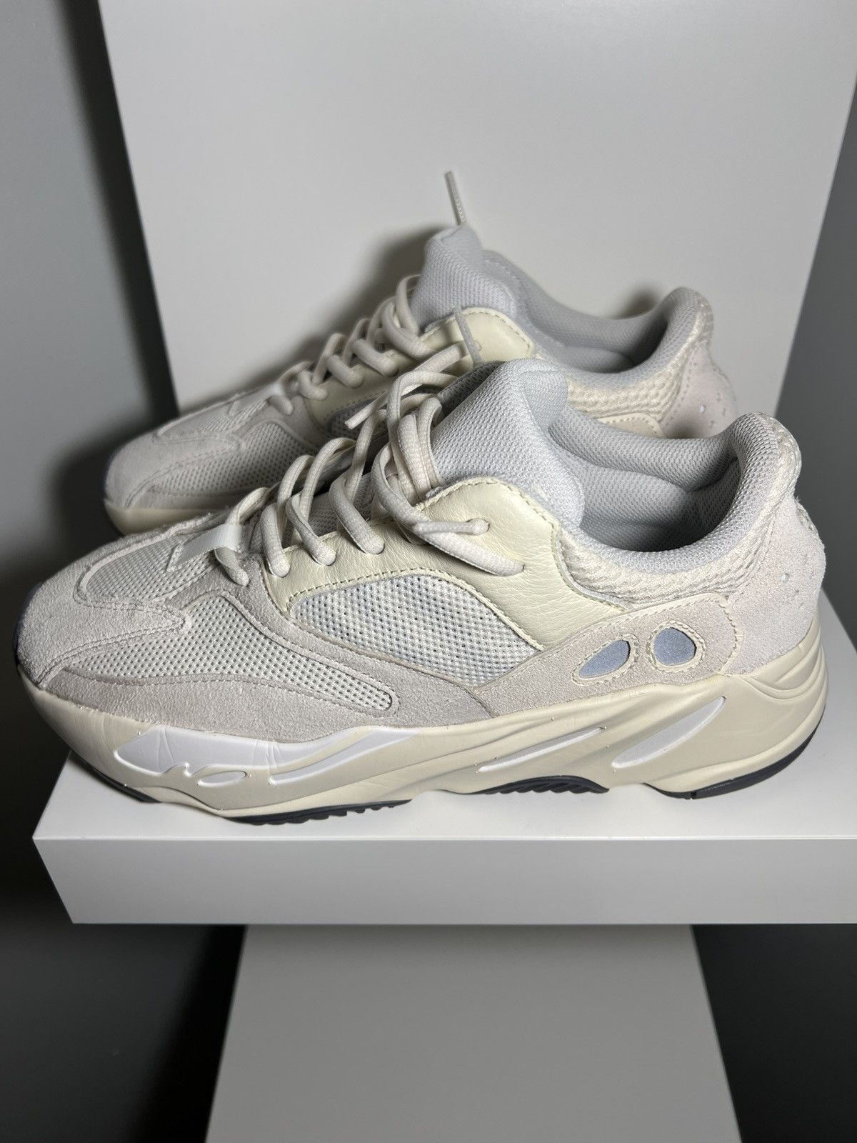 Yeezy Yeezy 700 analog Size US 8 / EU 41 - 4 Thumbnail