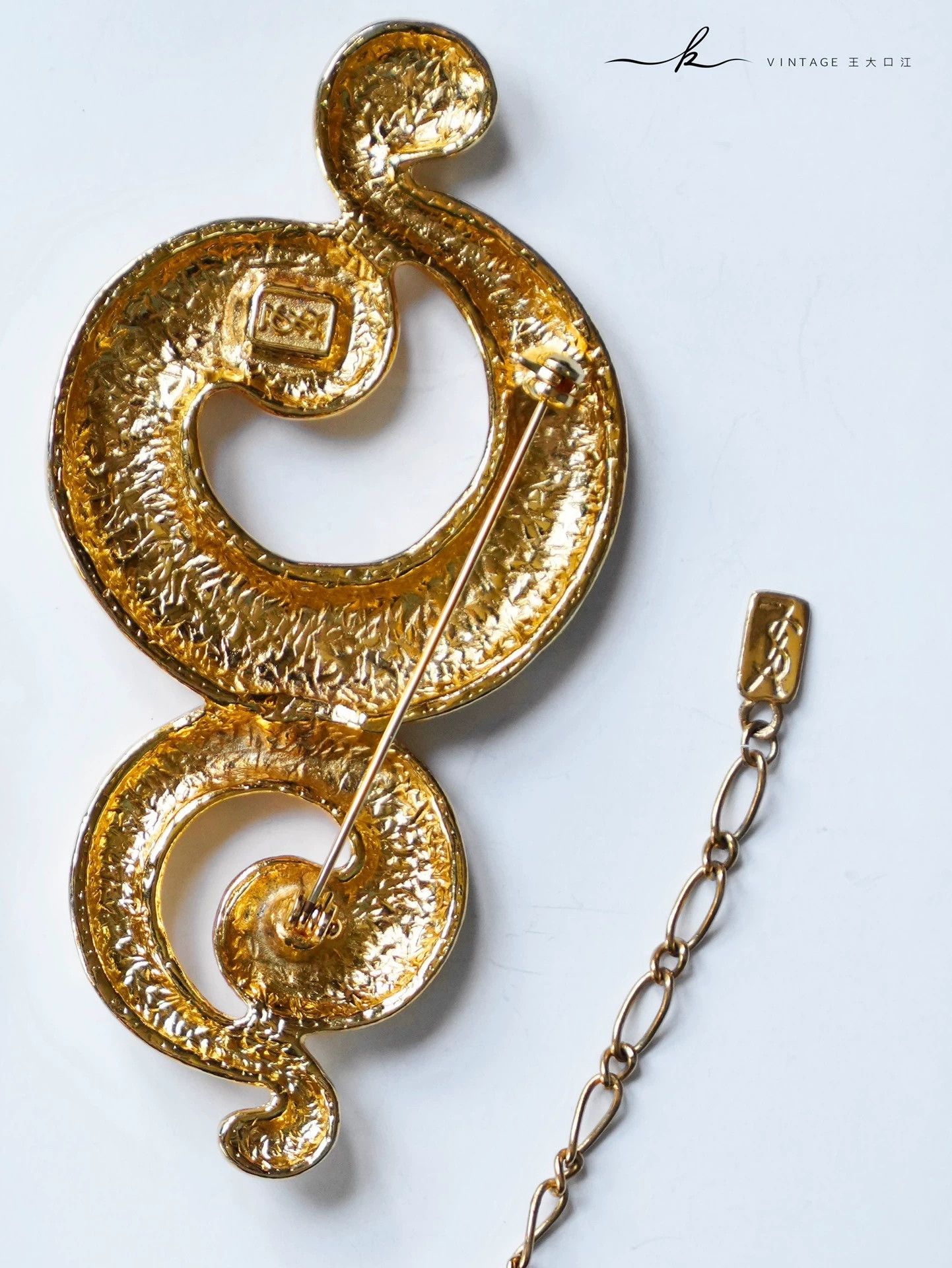 Yves Saint Laurent YSL Vintage Swirl Note Gold 3pc Earring Necklace Brooch Set Size ONE SIZE - 8 Thumbnail