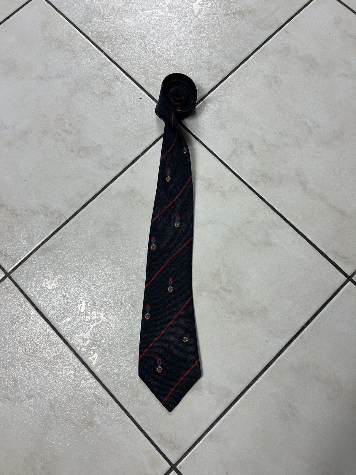 Gucci Vintage Gucci Italy silk tie striped navy red logo GG Size ONE SIZE - 6 Thumbnail