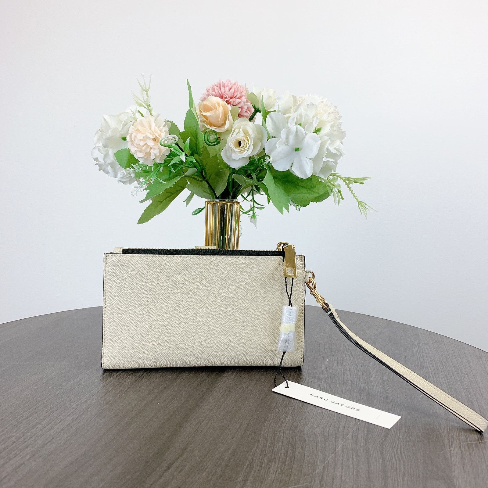 Marc Jacobs Marc Jacobs S107M06RE22-102 BRB Phone Wristlet Marchmallow Size ONE SIZE - 4 Thumbnail