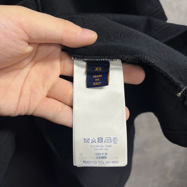 Louis Vuitton Louis Vuitton black pockets, dark stripes and full printed Size US XS / EU 42 / 0 - 5 Thumbnail