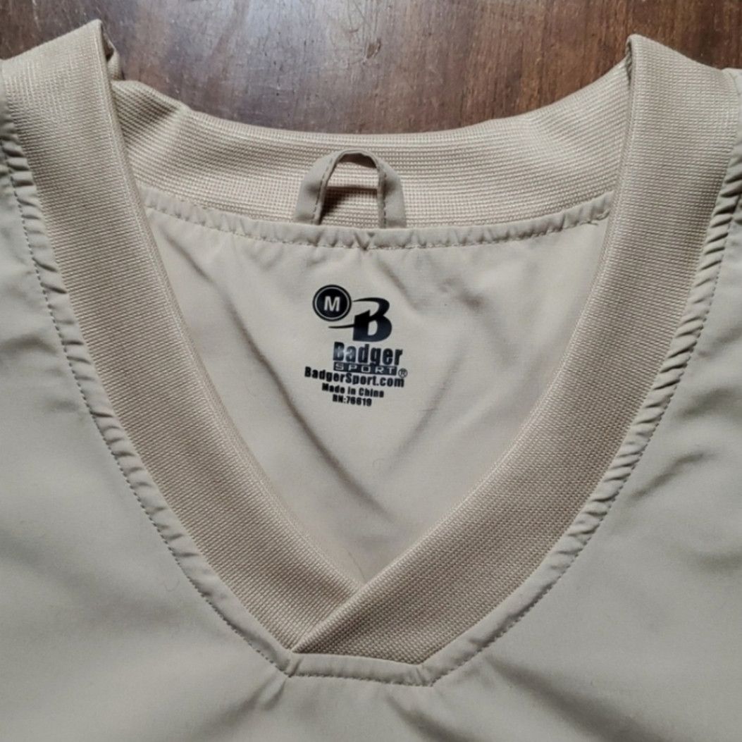 Other Badger Sport Size M Windshirt Tan Beige Pullover V Neck Long Size US M / EU 48-50 / 2 - 6 Thumbnail