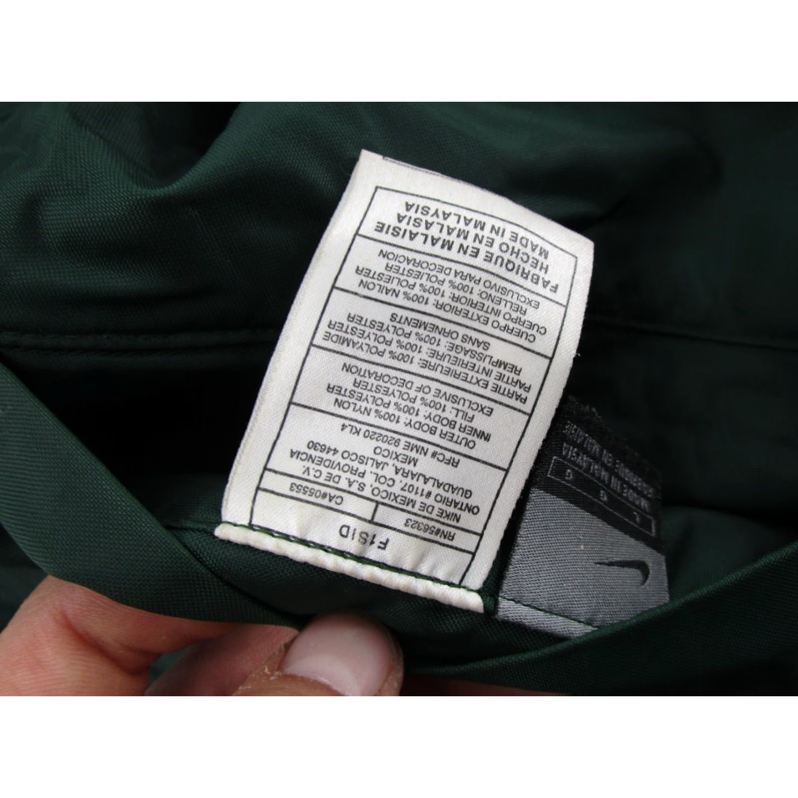 Nike VINTAGE Nike Swoosh Reversible Fleece Jacket Men L Green Size Large Jacket Zip Nyl on Embroidered Logo Size US L / EU 52-54 / 3 - 4 Thumbnail
