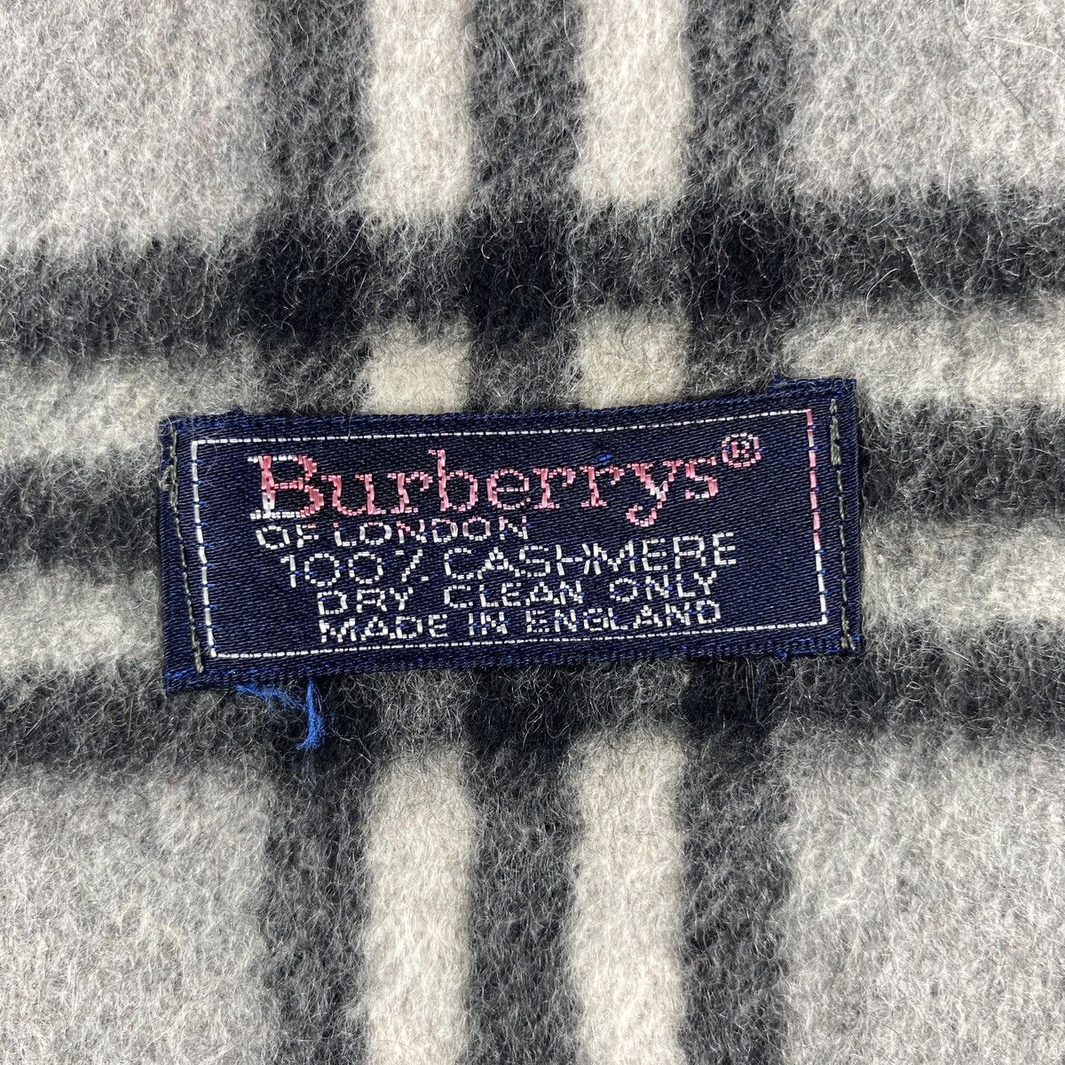 Burberry × Vintage Burberrys Scarf # Muffler # Neckwear # D675 Size ONE SIZE - 2 Thumbnail
