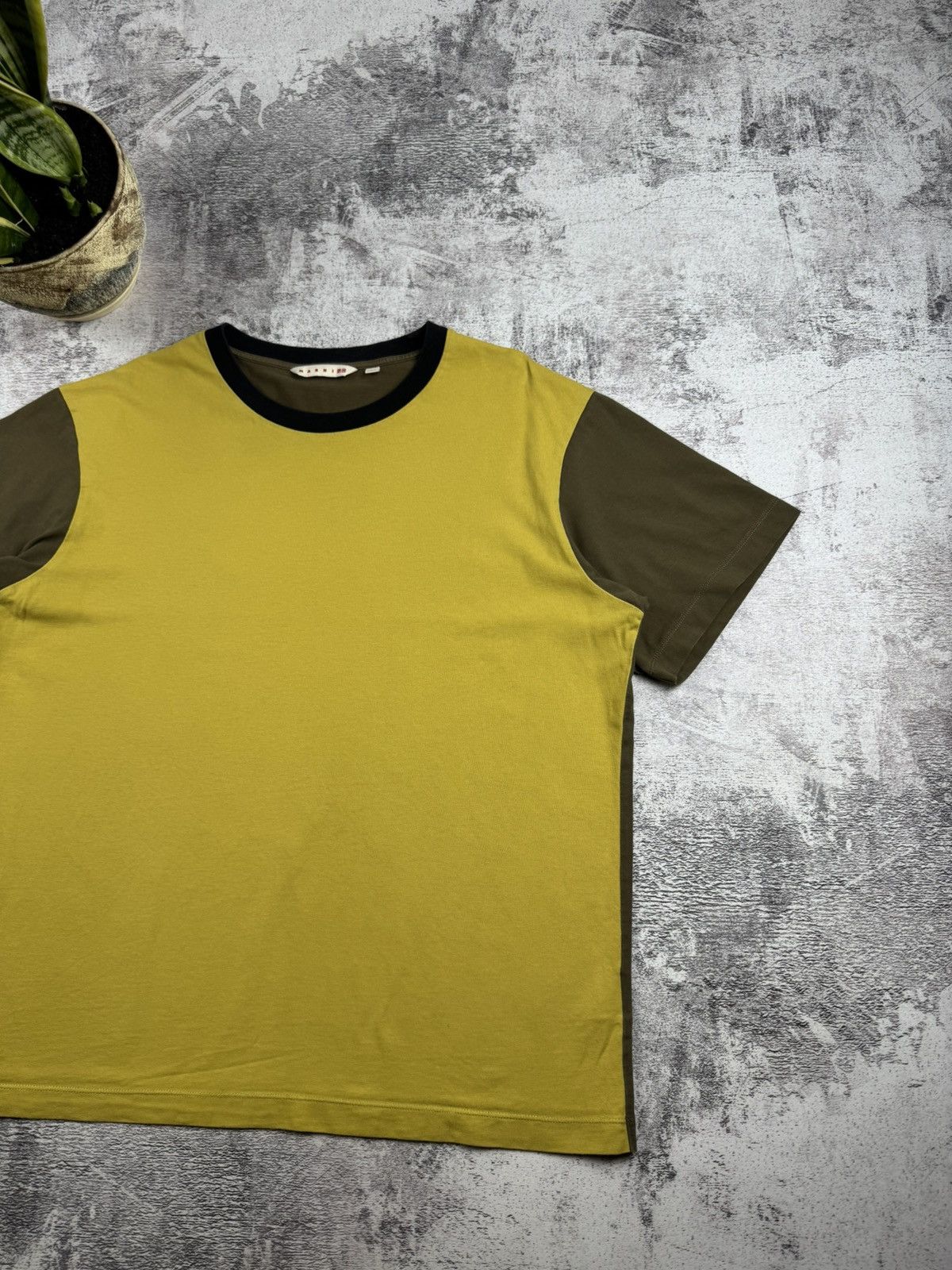 Marni × Uniqlo MARNI X UNIQLO Yellow Basic Blank Large Luxury Cotton Jersey Basic T-Shirt Tee Size US L / EU 52-54 / 3 - 3 Thumbnail