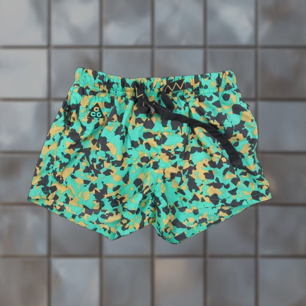Nike Nike ACG Shorts Womens Small Green AOP Camo Belted Nylon 3" Sports Run Active Size 25" / US 0 / IT 36 - 1 Thumbnail