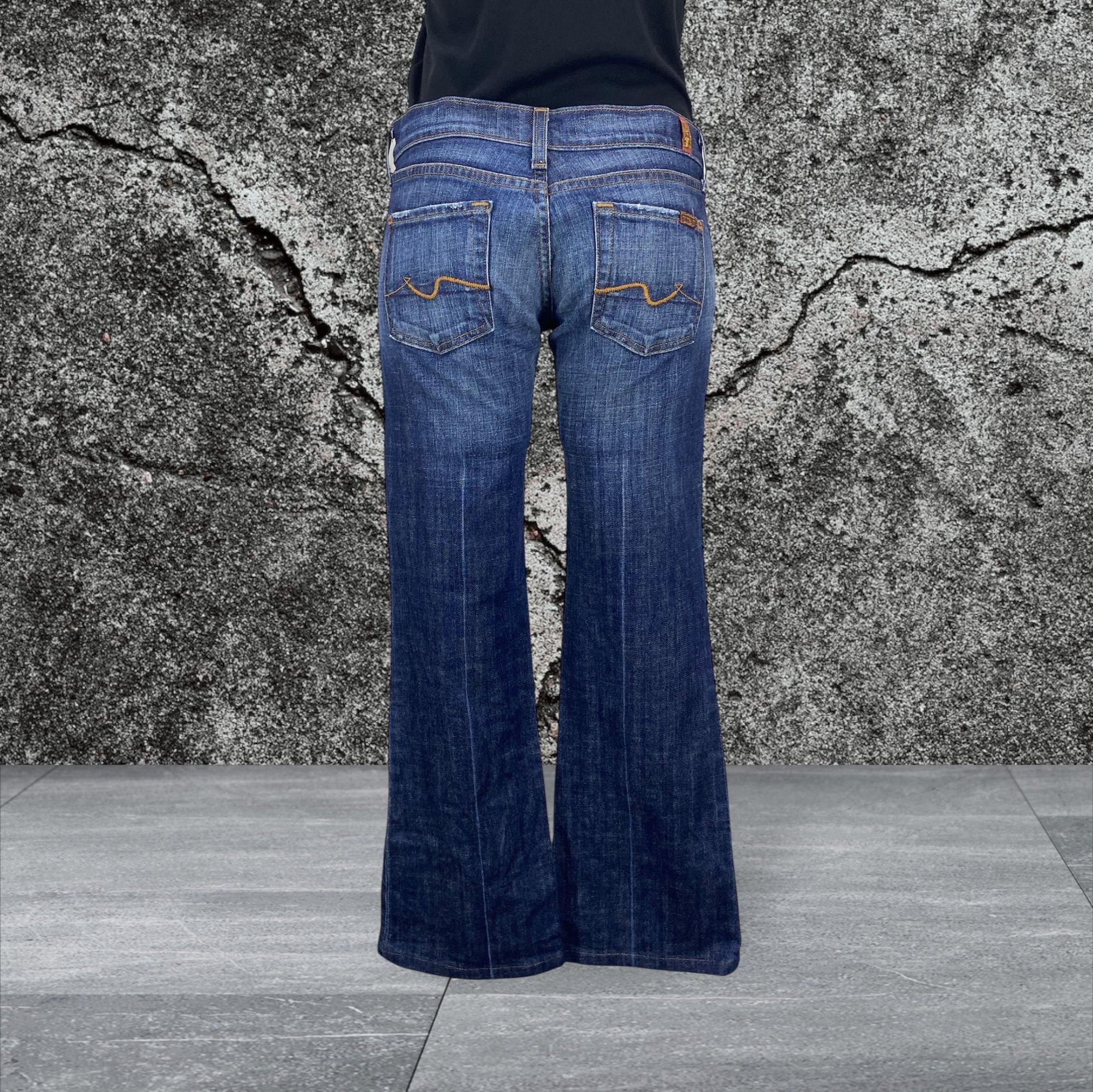 7 For All Mankind 7 for all mankind Flare Jeans Bootcut Jeans Size US 26 / EU 42 - 1 Thumbnail