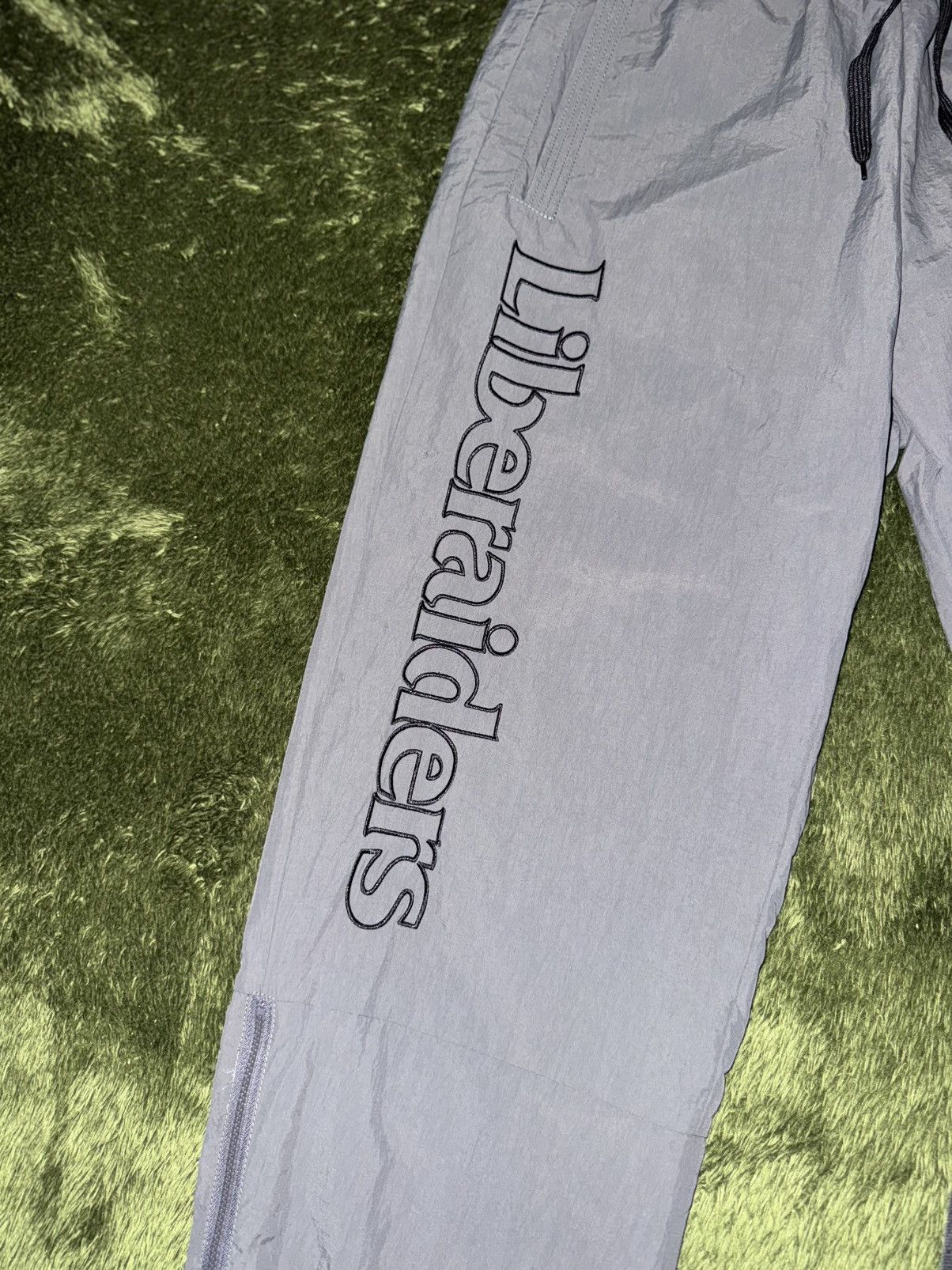 Liberaiders [S] Liberaiders Nylon Embroidered Logo Track Pants Size US 32 / EU 48 - 5 Thumbnail