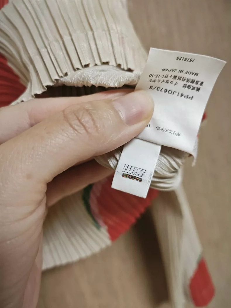 Issey Miyake issey miyake size:3 Red fortune bean cardigan 2506-Nextarr Size XXS / US 00 / IT 34 - 5 Thumbnail