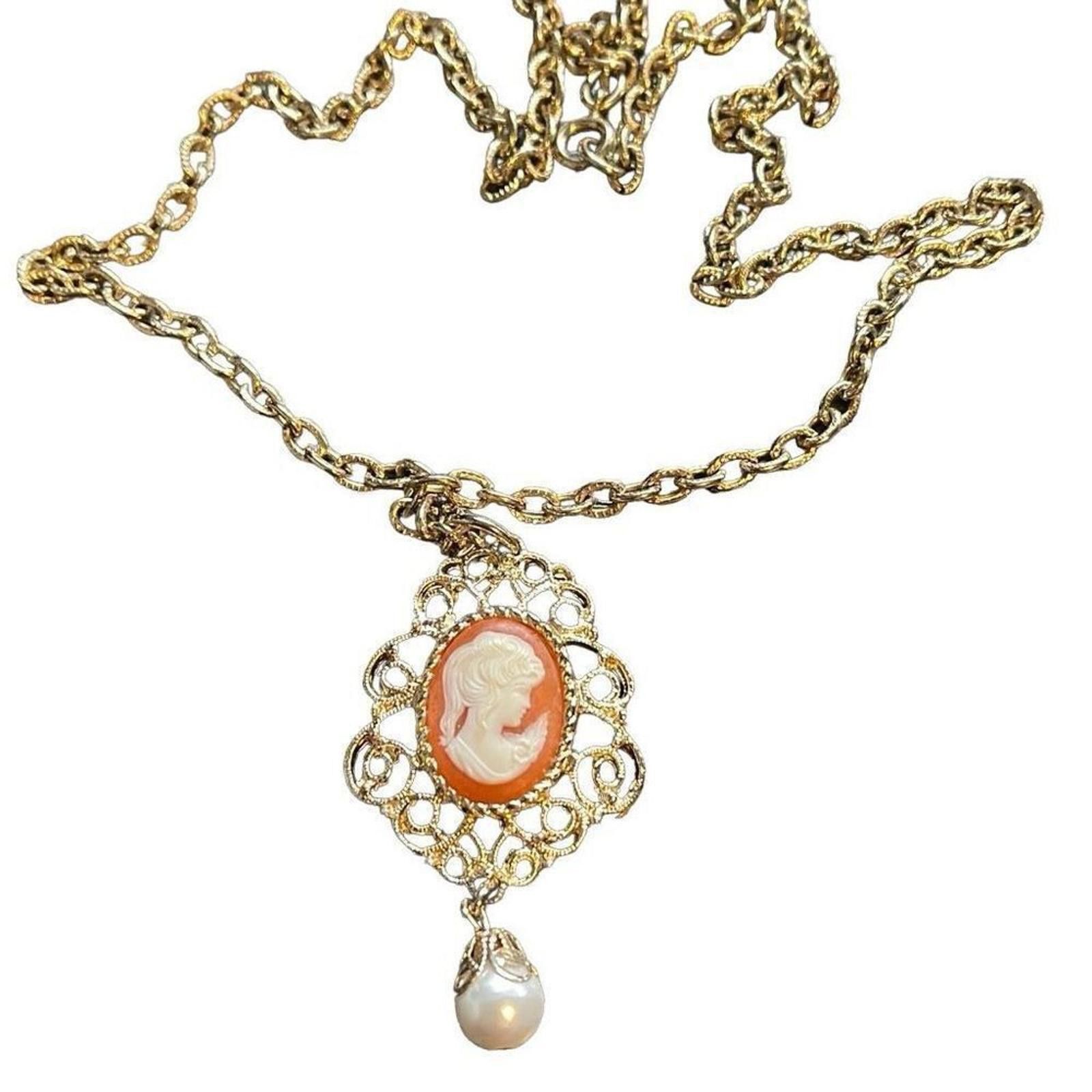 Designer Vintage Sarah Coventry, cameo necklace 24 inch chain Size ONE SIZE - 3 Thumbnail