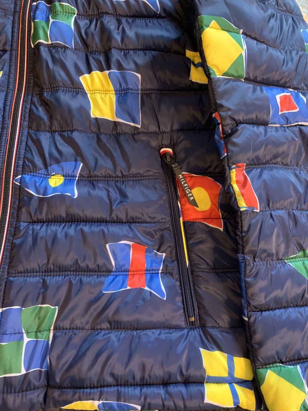 Tommy Hilfiger Tommy Hilfiger Puffer Jacket Flags Size ONE SIZE - 7 Thumbnail