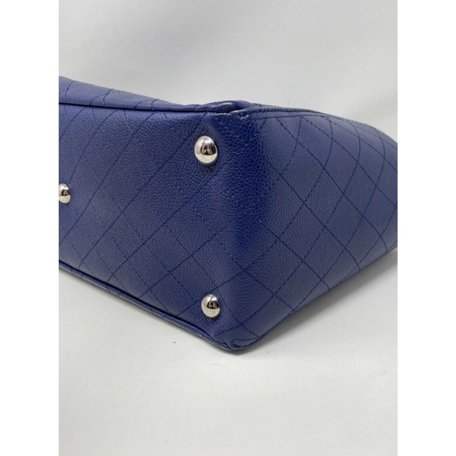 Chanel CHANEL Quilted Blue Caviar Leather Pocket Chain CC Charm Size ONE SIZE - 8 Thumbnail