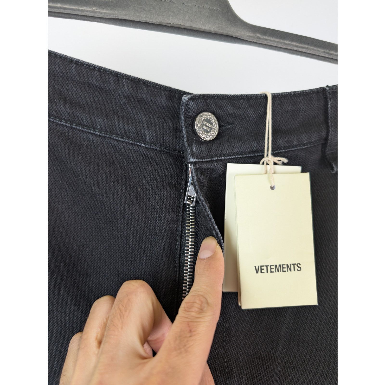 Vetements o1rshd1 Cargo Shorts in Black Size US 30 / EU 46 - 7 Thumbnail