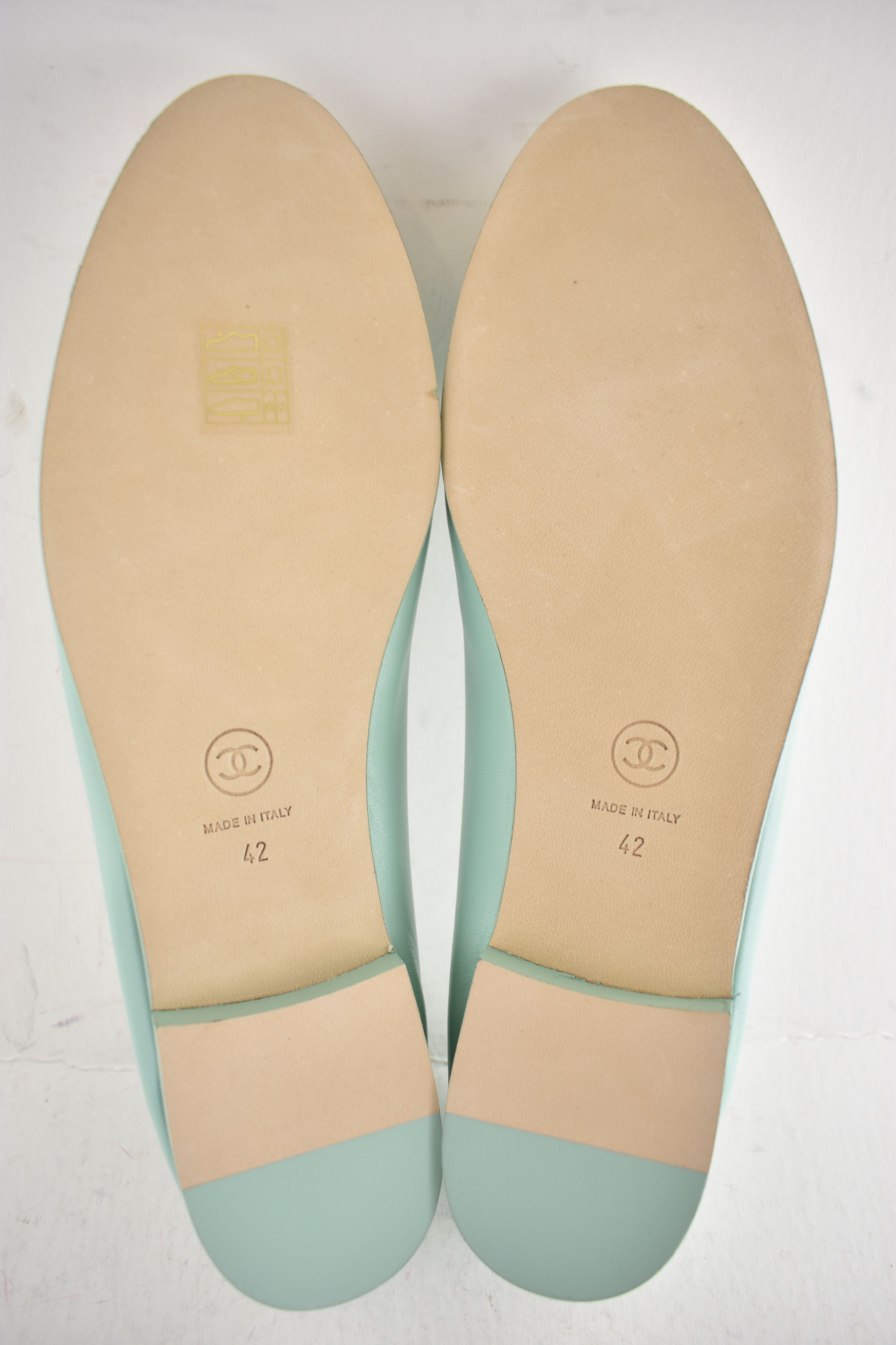 Chanel 26S White Lambskin Leather CC Logo Ballet Ballerina Flat 42 Size US 12 / IT 42 - 22 Thumbnail