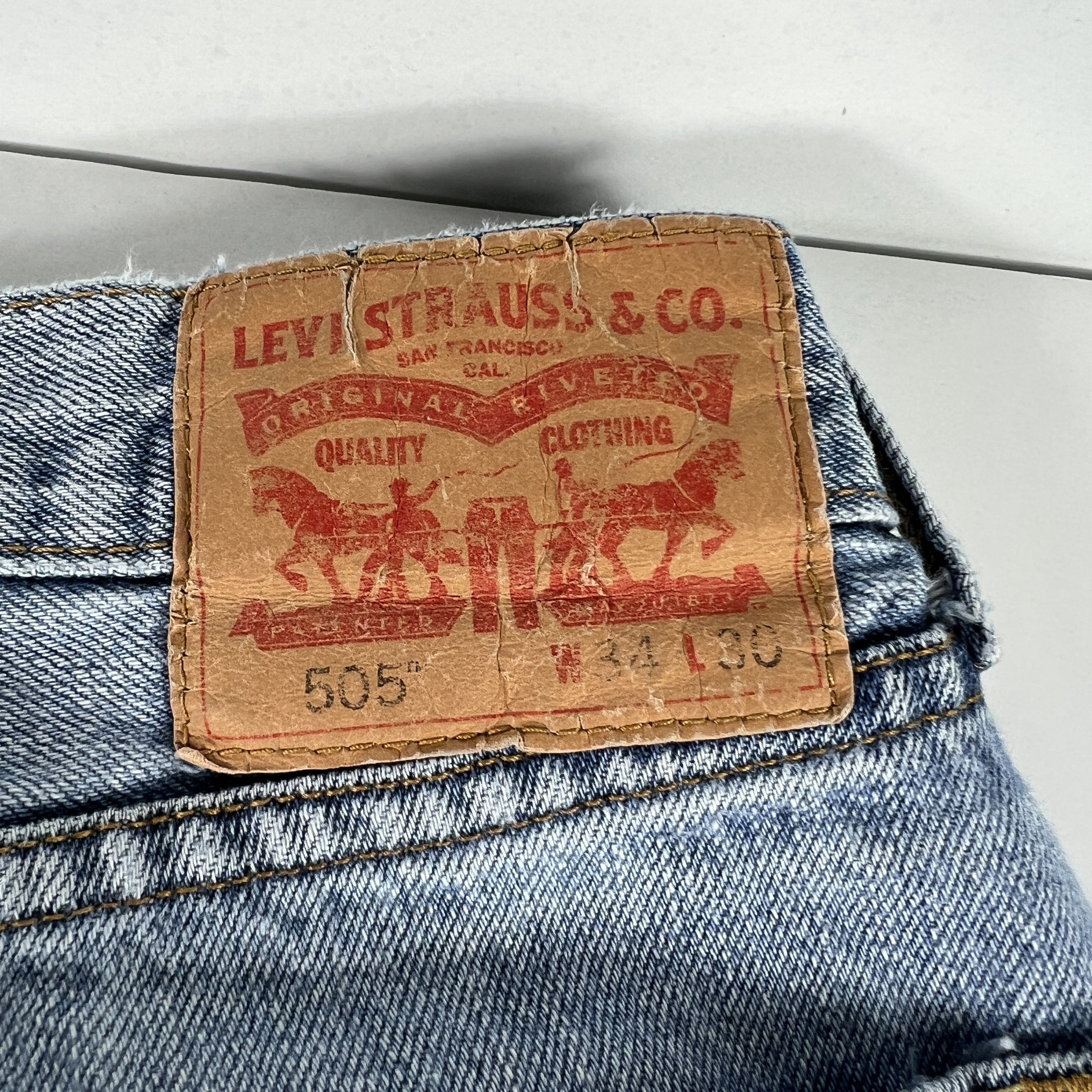 Levi's Levi's Jeans 505 Straight Blue Faded Whiskers Cotton Denim Size US 34 / EU 50 - 14 Thumbnail