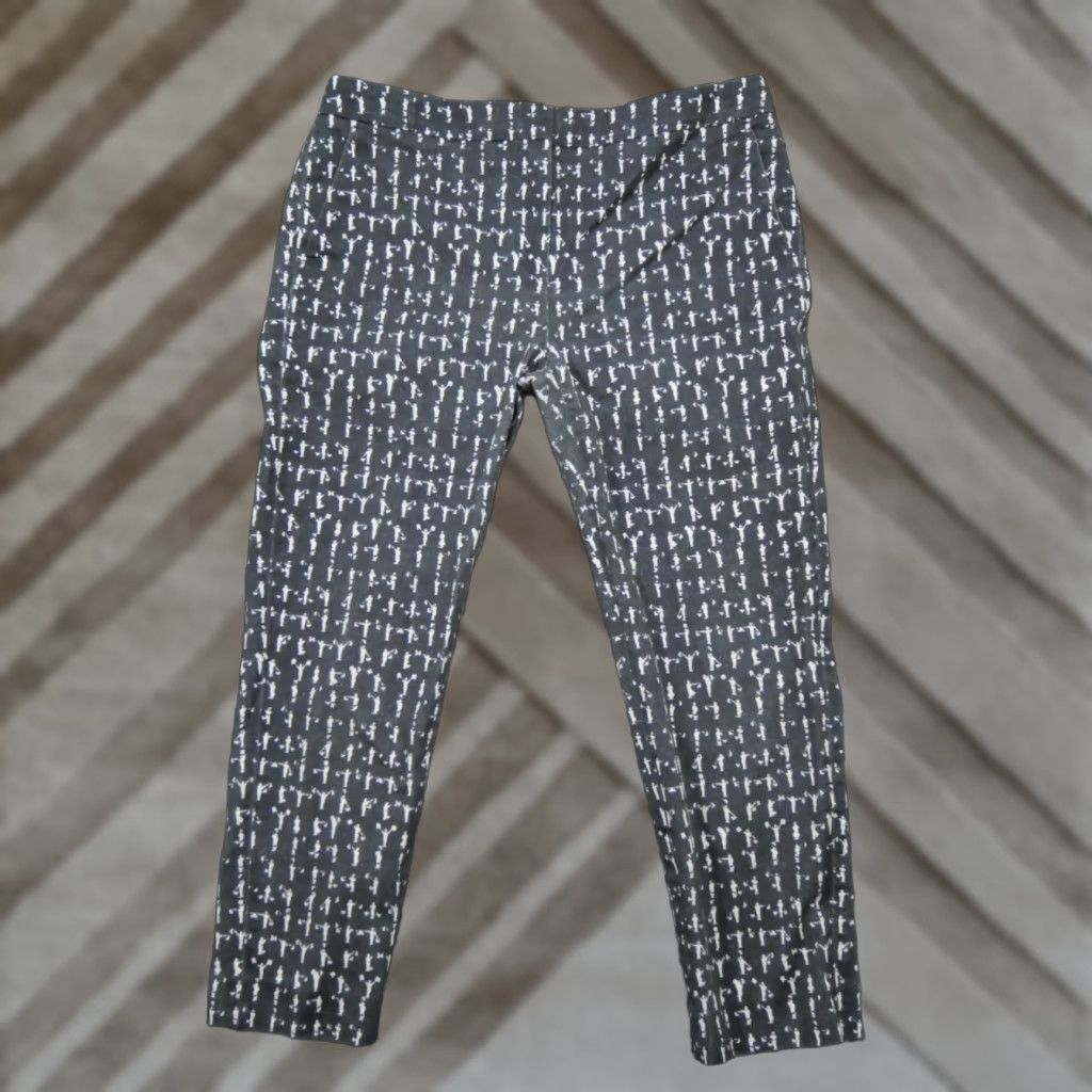Max Mara VINTAGE Max Mara Pants Womens 14 Grey White Flag Cropped Made In Italy Trouser 34x25 Casual Solid 90s Art Flag Mens? Size 36" / US 14 / IT 50 - 1 Thumbnail