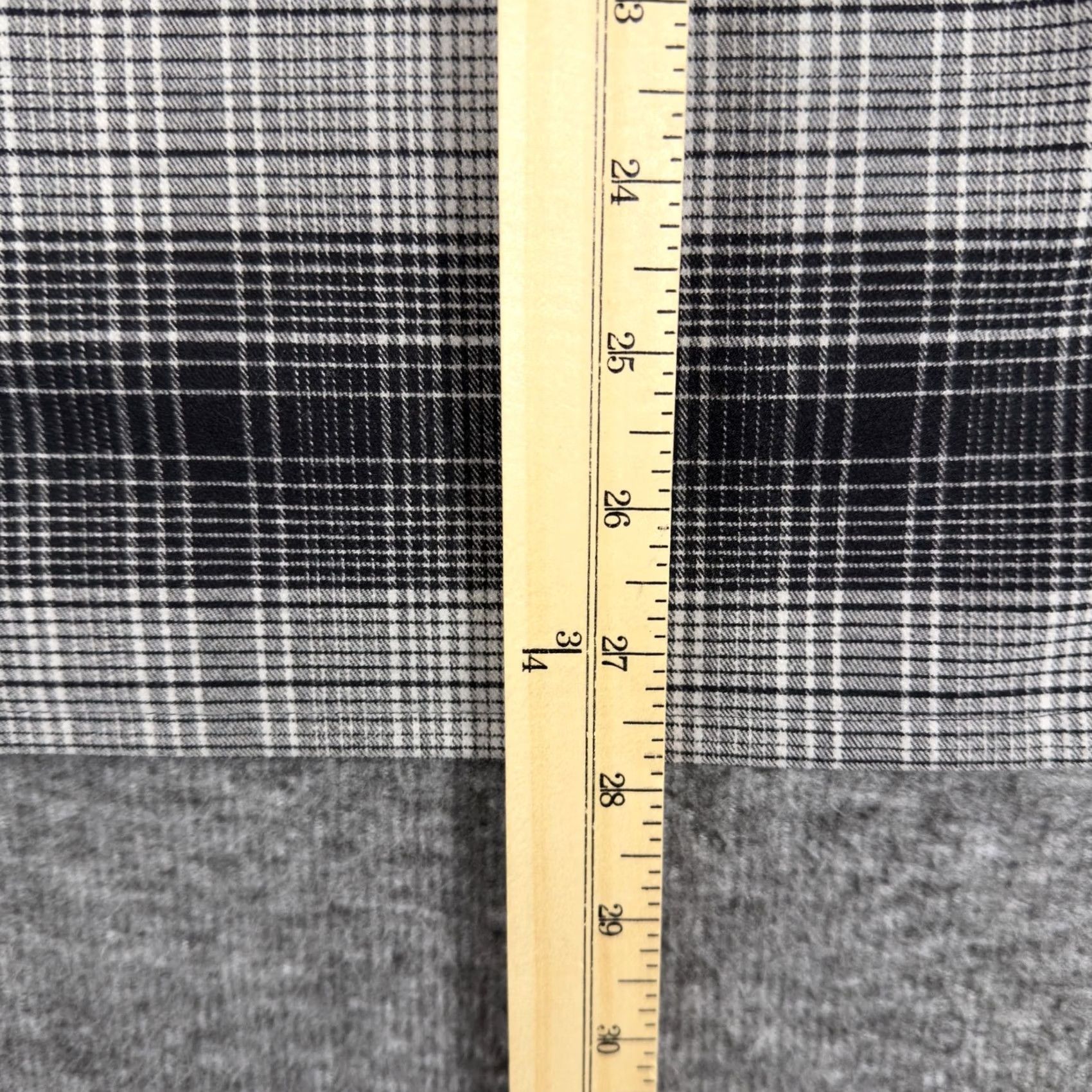 Lululemon Lululemon Flannel Shirt Mens Large Gray Black Plaid Long Sleeve Size US L / EU 52-54 / 3 - 8 Thumbnail