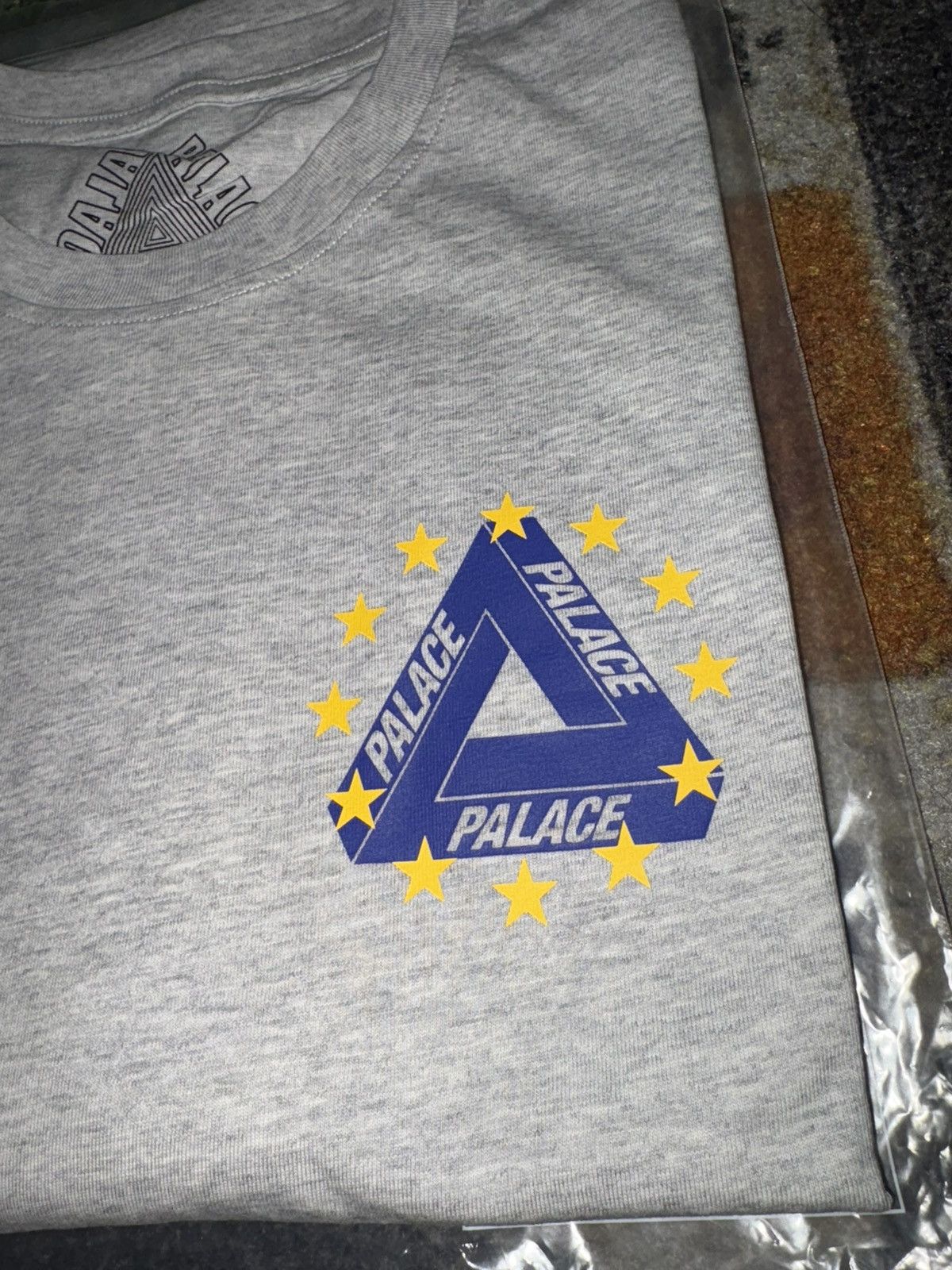 Palace Palace EU European Union Tri Ferg T-Shirt Size US XL / EU 56 / 4 - 2 Thumbnail