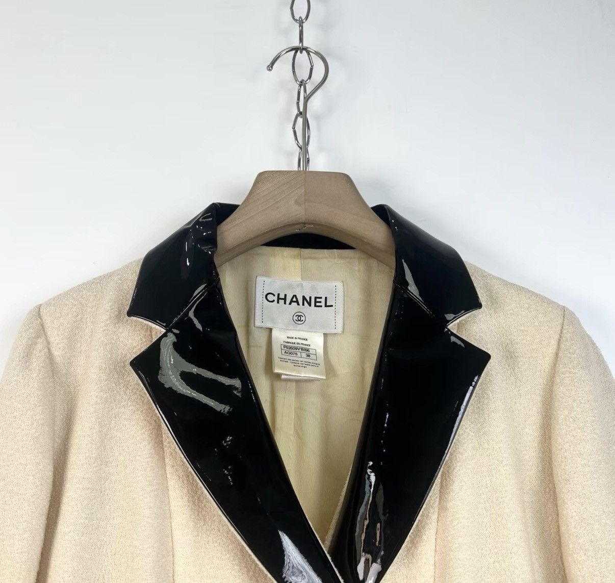 Chanel Chanel Off-White Patent Leather Spliced Blazer K12 Size XS / US 0-2 / IT 36-38 - 3 Thumbnail