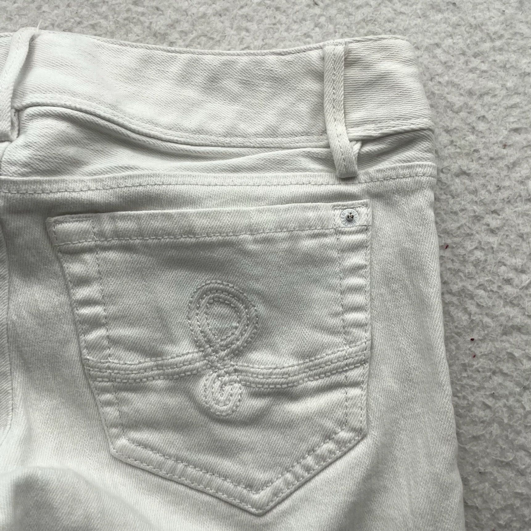 Lilly Pulitzer Lilly Pulitzer Jeans 29x27 White Stretch Resort Prep Skinny Mini 2 Womens Jeans Black? Size 26" / US 2 / IT 38 - 6 Thumbnail