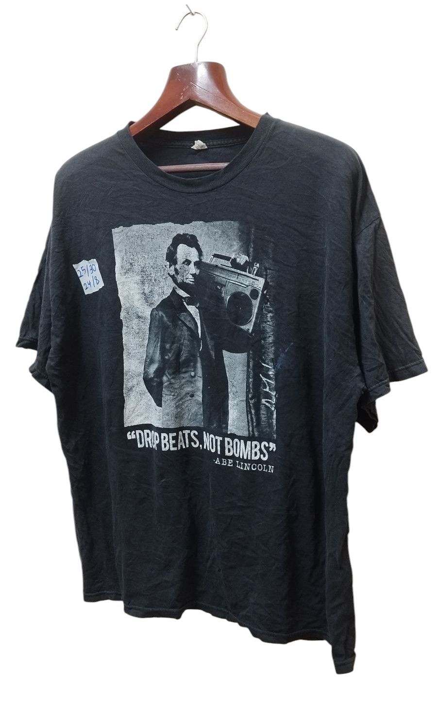 Vintage Vtg Abraham Lincoln Drop Beats Not Bombs T-shirt Size US XXL / EU 58 / 5 - 2 Thumbnail